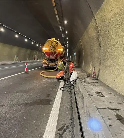 武安隧道排水渠清淤